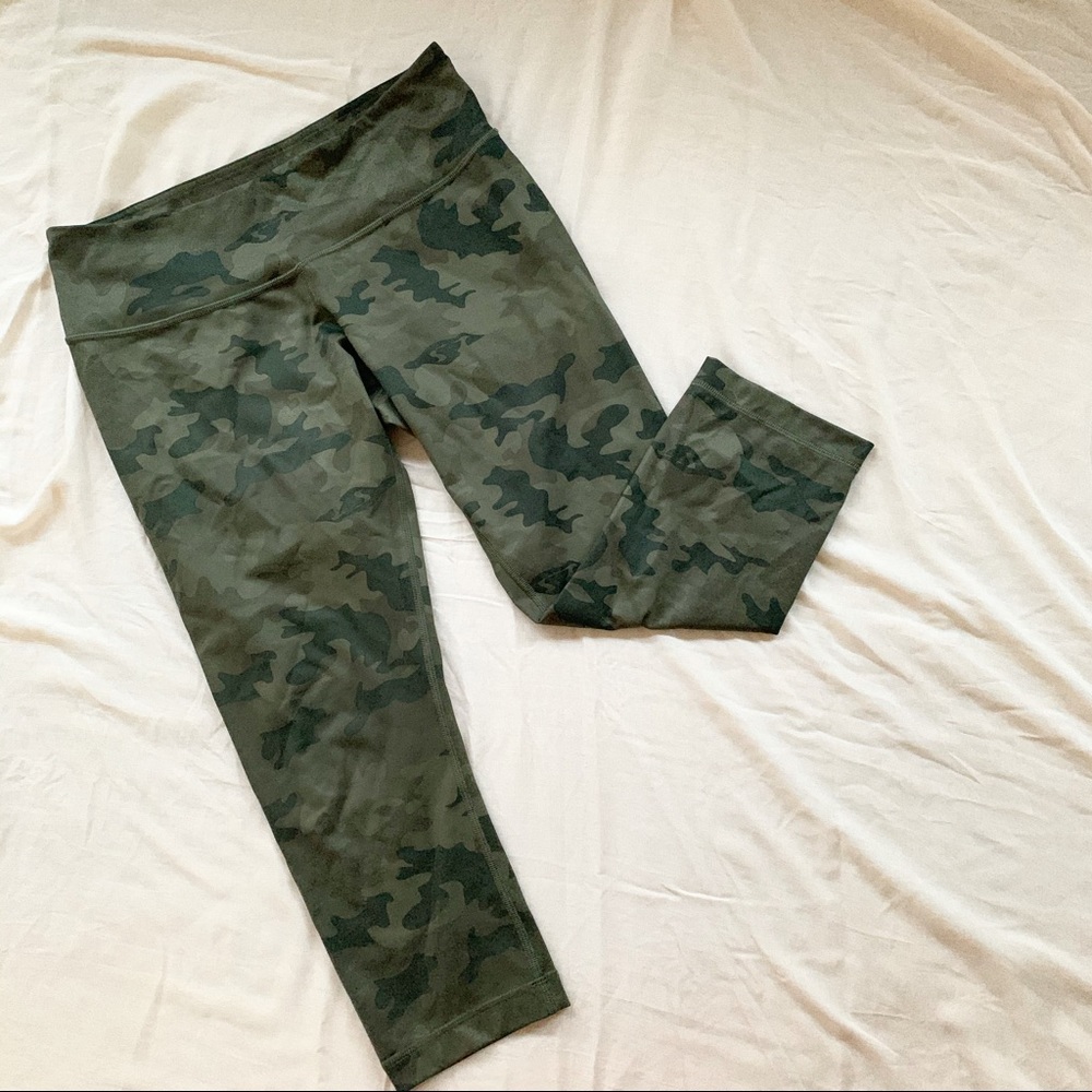 LULULEMON CAMO LEGGING